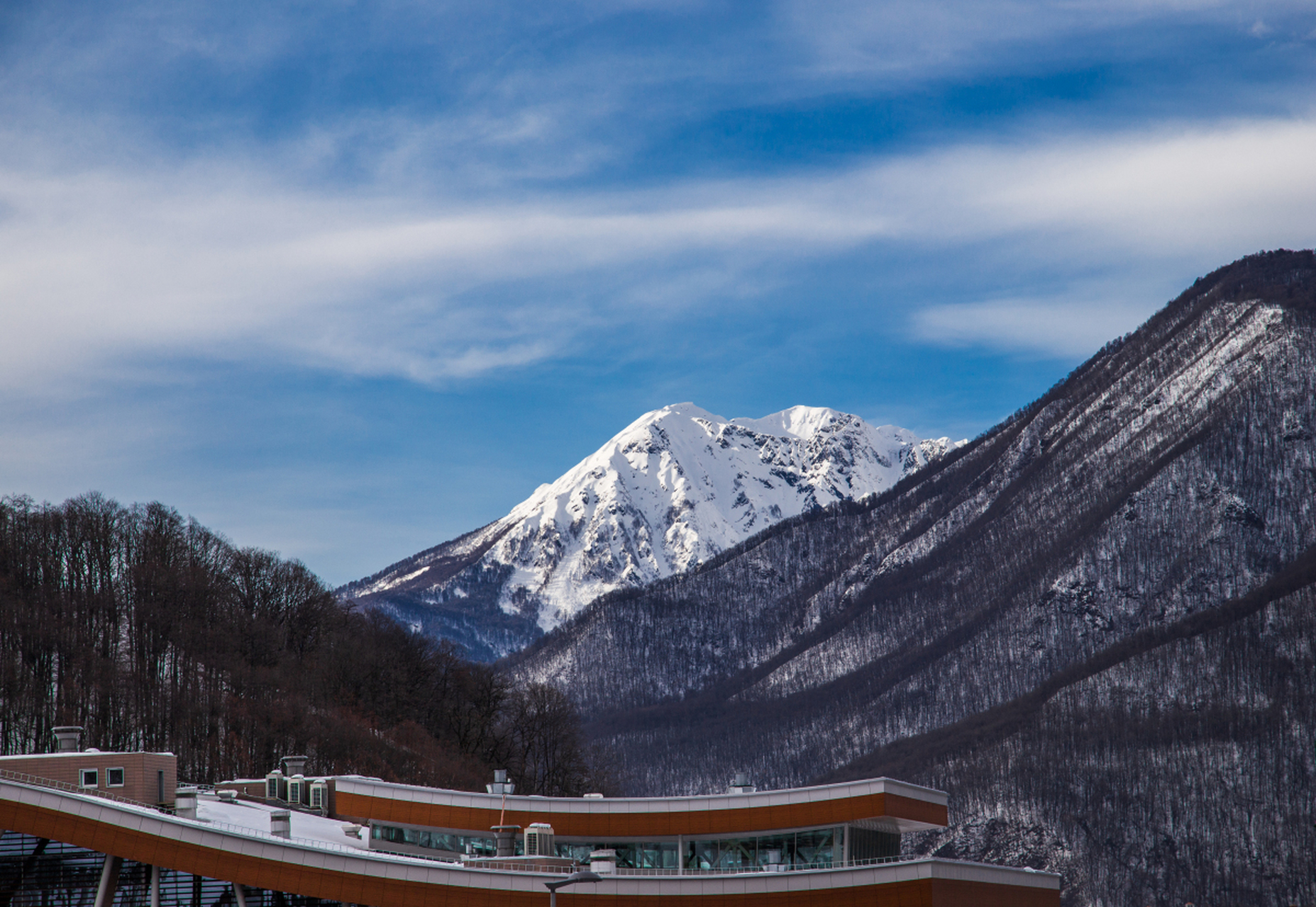 亚拉雪山观景台图片