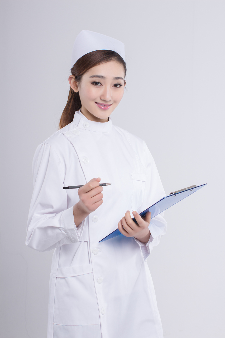 男子疑因护士妻子出轨医生自杀,火化后,父亲:骨灰不敢带回家,仍瞒着