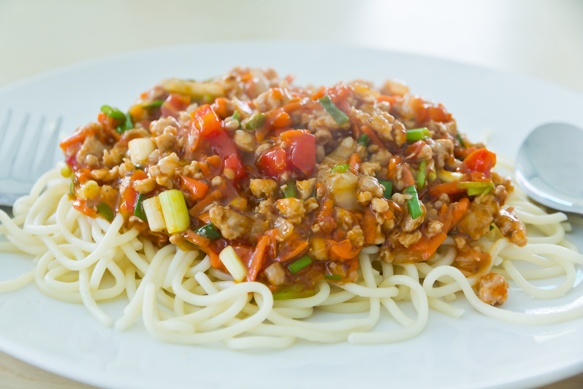 冬日暖身茄丁面,营养滋补两不误!新鲜茄子切块爆炒肉末炖煮