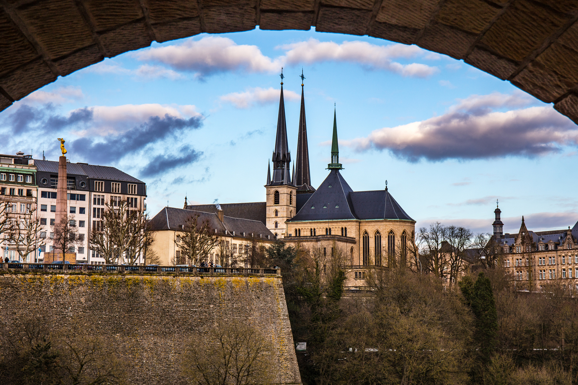 2023年全球十大最富有的国家: 第十名:丹麦-人均gdp61478美元 第九名