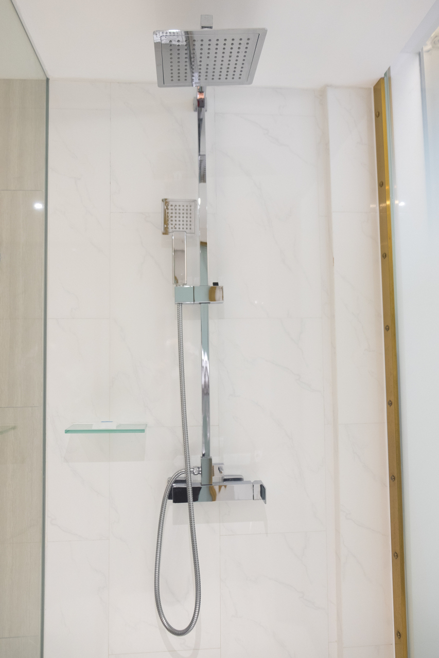 家用浴室免打孔花洒支架家用沐浴喷头固定器可旋转