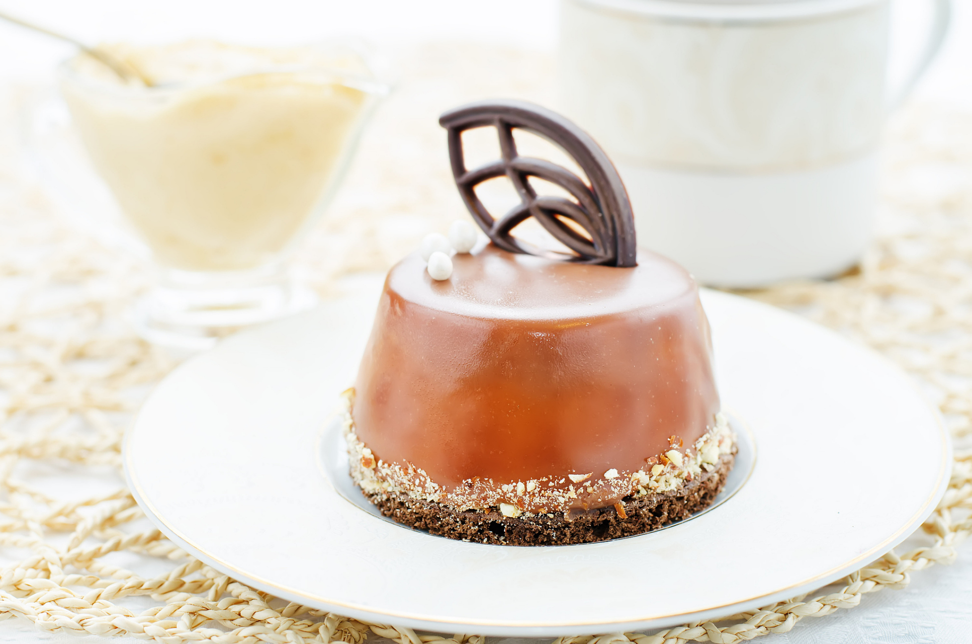 法式焦糖布丁口感丝滑,香甜可口,是一道美味甜品,下面我们一起学习