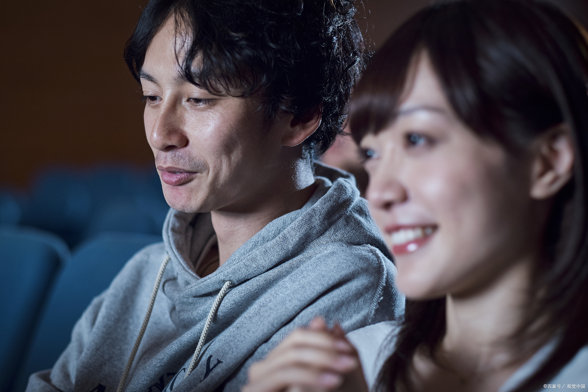 小姑娘对大叔动心的六种表现 中了三条 "喜提"小迷妹一名