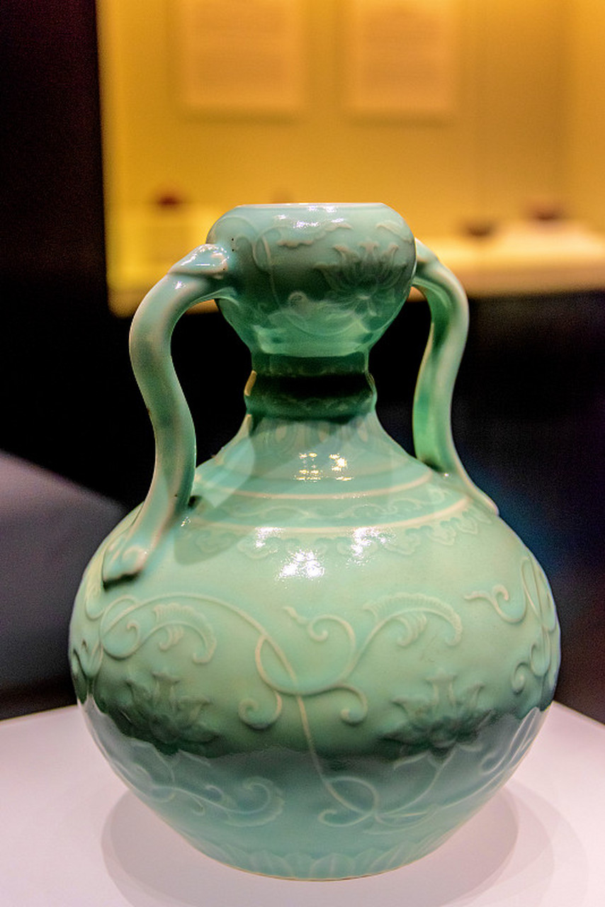 清朝嘉庆年间,洛阳城里有个收古董的魏老头