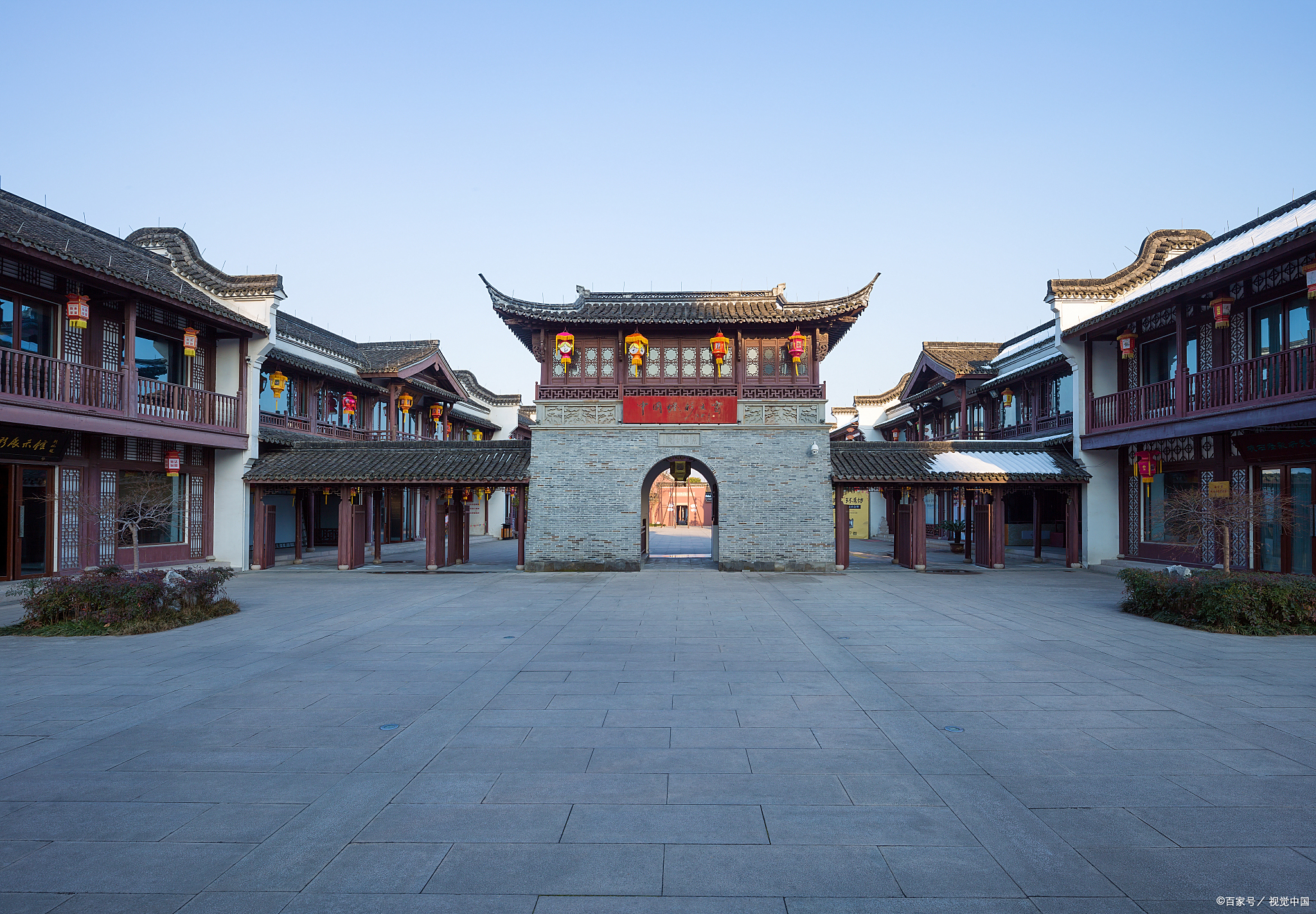 探访浙江省份秋意,衢州江南儒城·水亭门景区是不可错过的胜地.