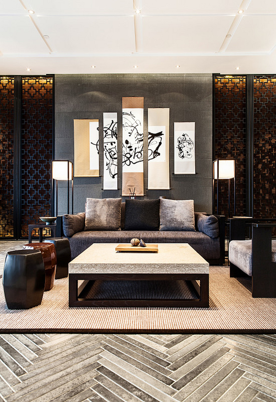 色彩搭配:新中式沙发的色彩搭配要与家居整体风格相协调