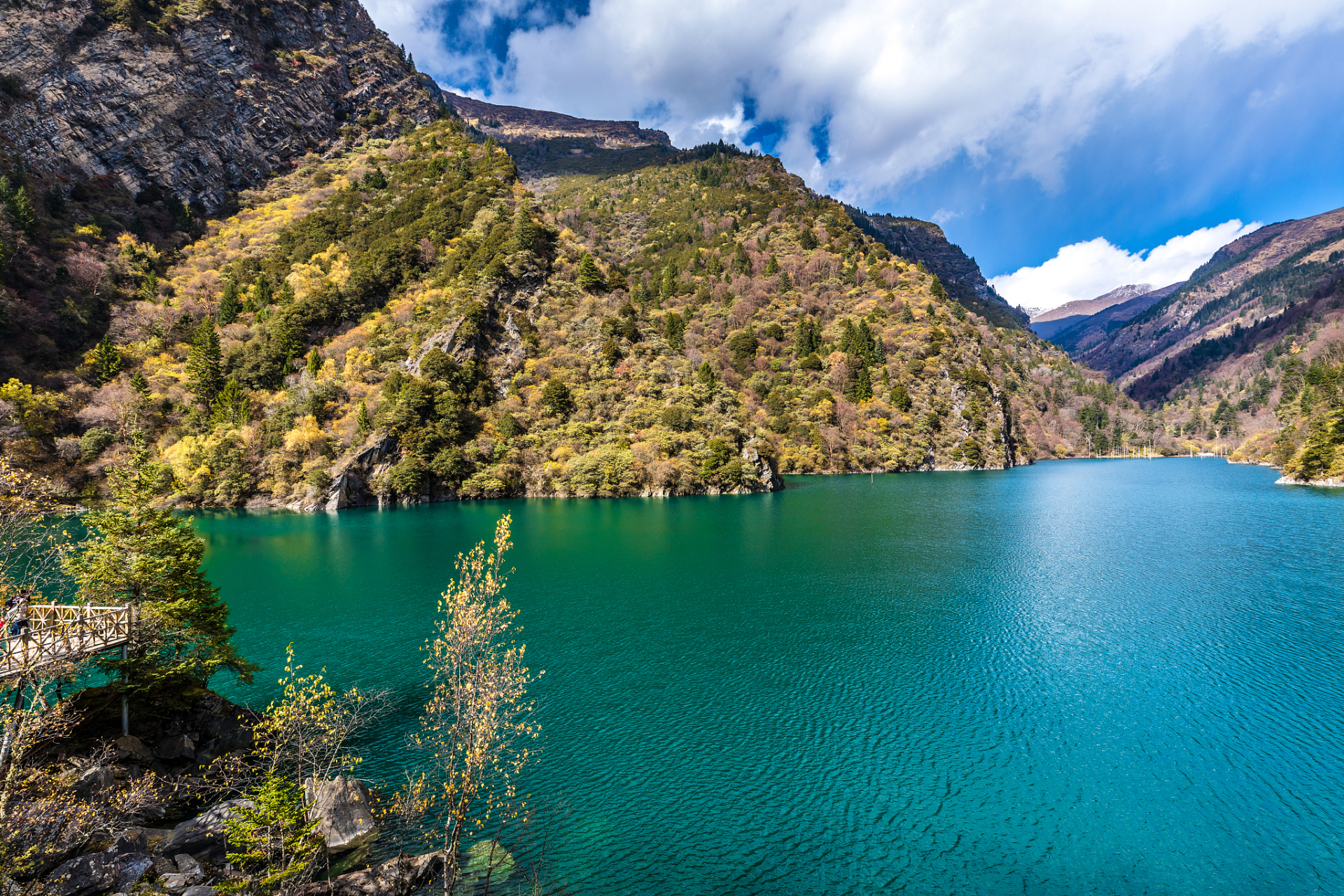 叠溪·松坪沟旅游景区位于茂县(四川最大的羌族聚居地)羌族文化中心