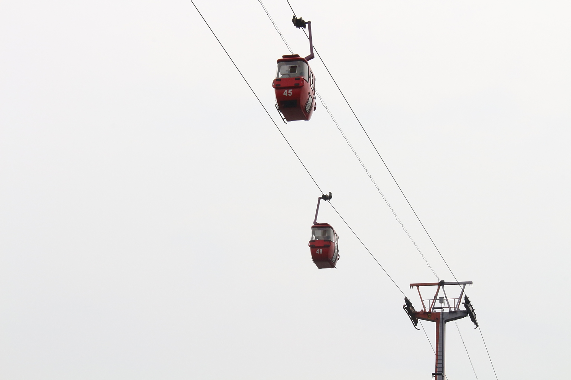 松花江观光索道,一座横跨松花江的璀璨明珠,将您带入哈尔滨的绝美风景
