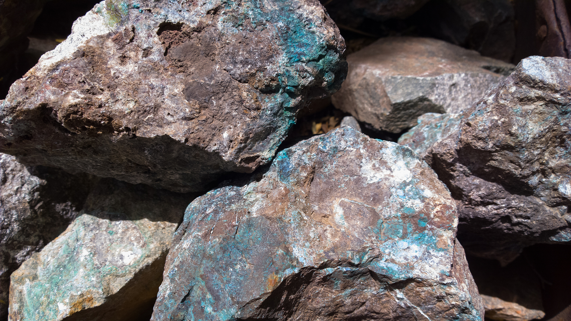 【澳或将铁矿石等纳入"关键矿产清单" 专家:将影响中澳两国民众利益】