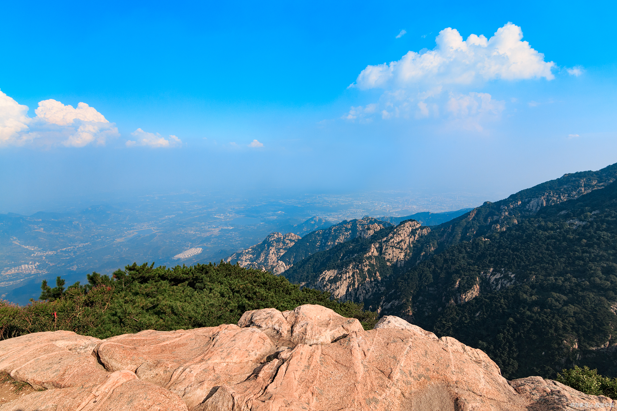 泰山:一览众山小的壮丽景色