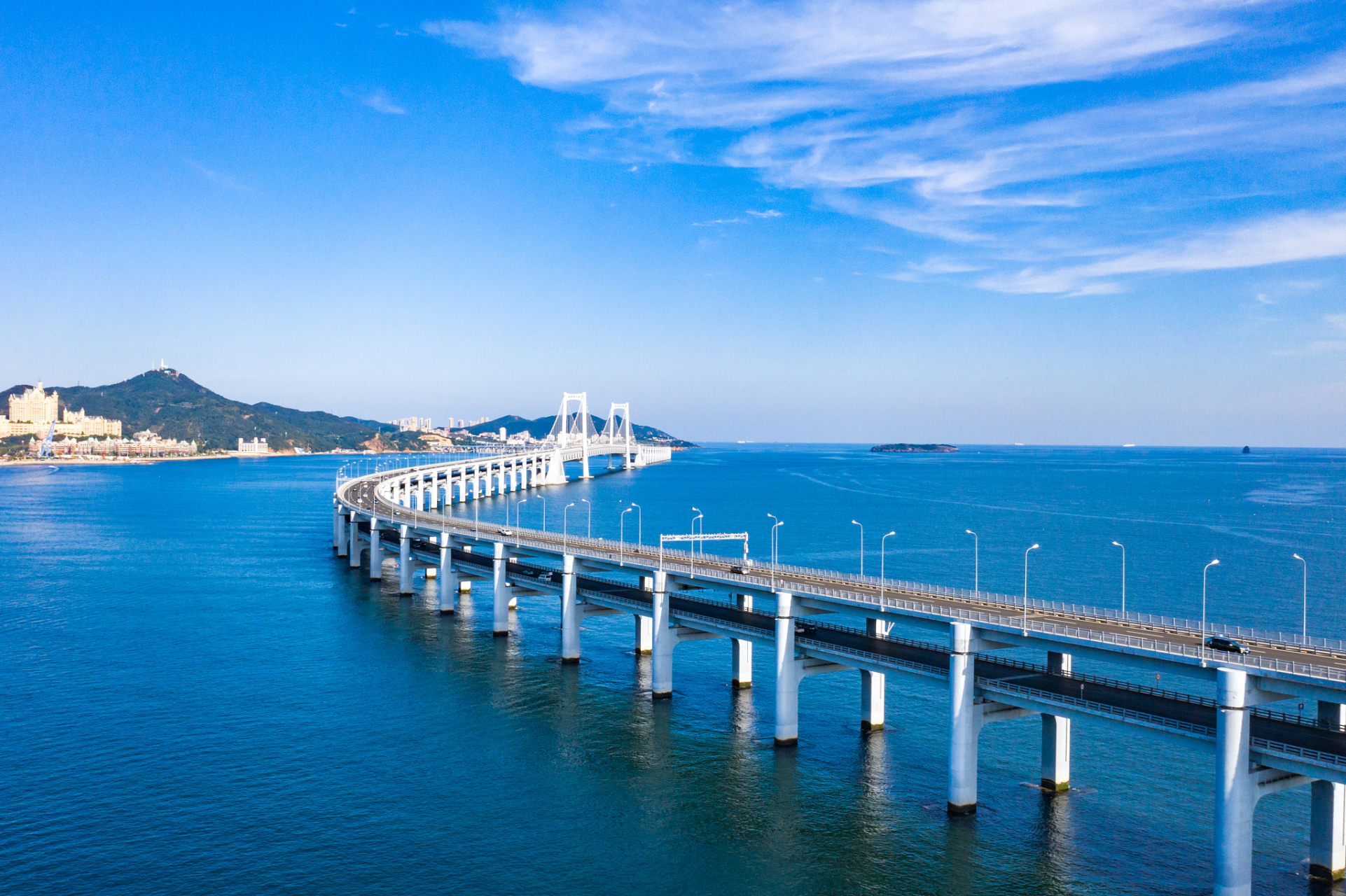 优质动态创作营# #百家说动态# 大连南部滨海大道跨海大桥,是一座极