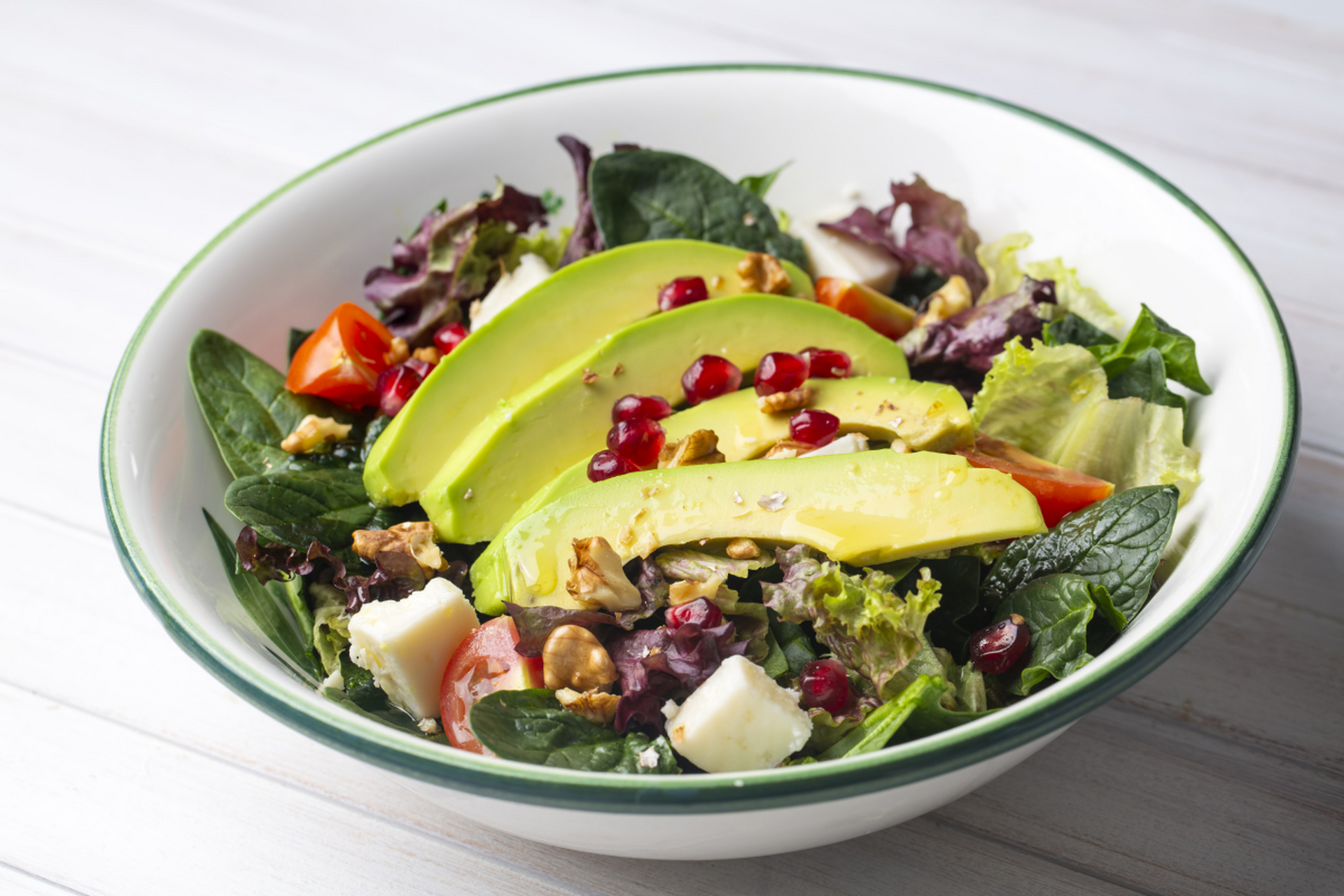 摘要:猕猴桃沙拉以其清新口感,独特颜色和丰富营养成分受到人们喜爱.