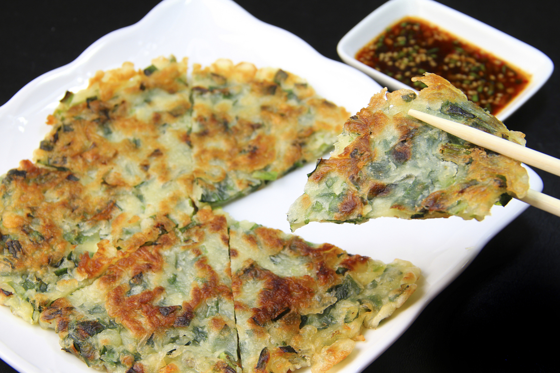 奶奶做的槐花饼更是别有风味.