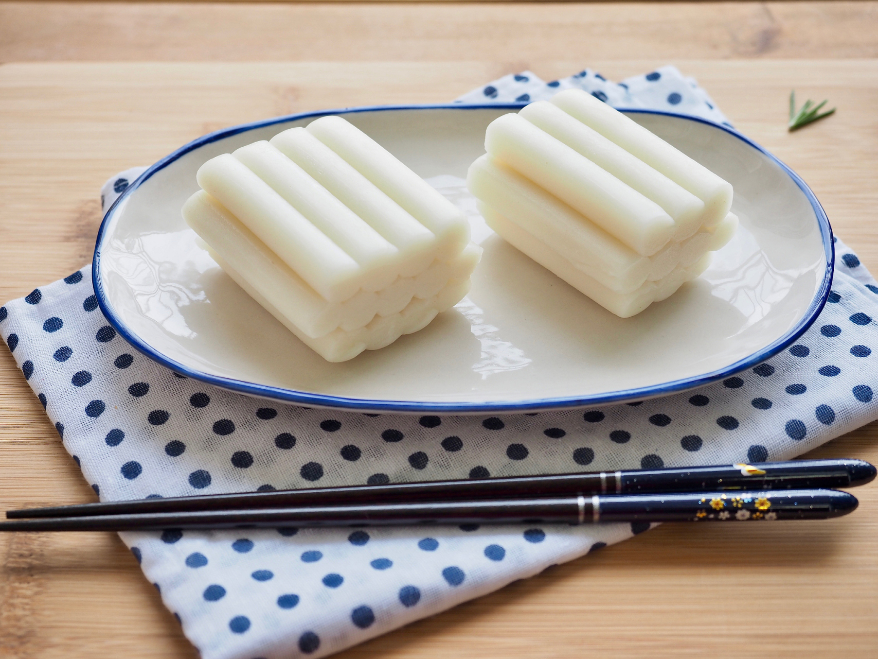 贴秋膘的第一口赣菜# 弋阳年糕非常有特色,是江西省弋阳县的特产