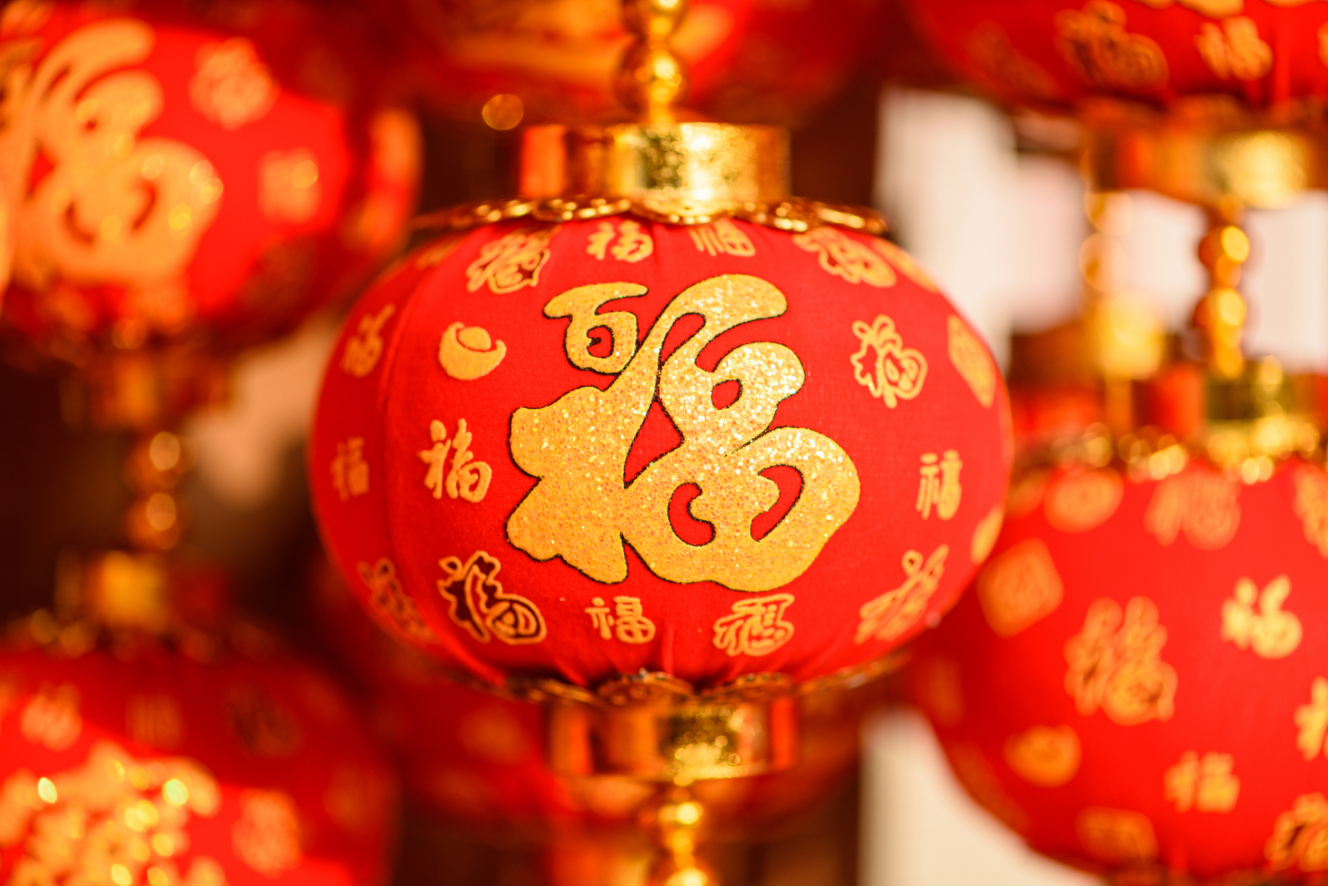 虽然现代化的生活方式已经改变了人们拜年的方式,但是拜年的传统依然