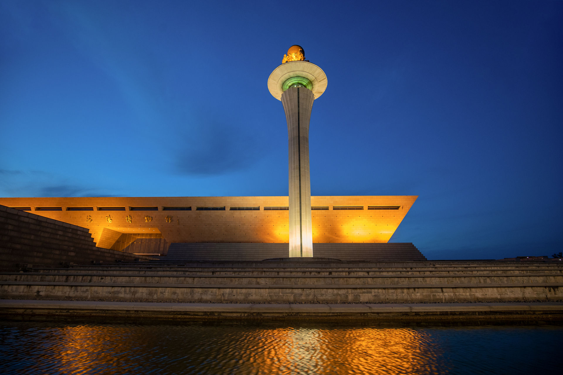 洛阳博物馆是位于中国河南省洛阳市的一座综合性博物馆,成立于1958年