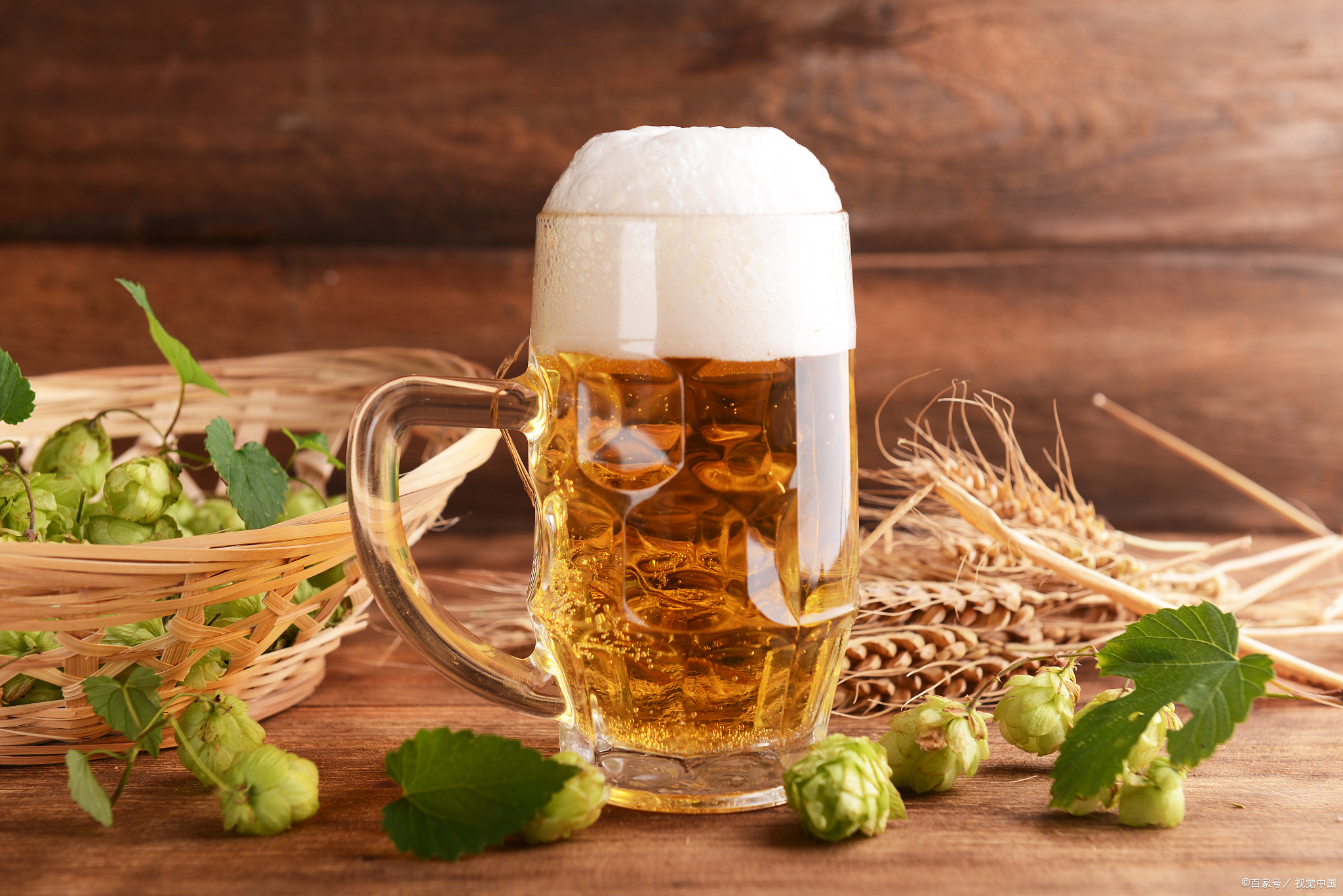 啤酒过保质期后还能喝吗?行家告诉你真相:别再被误导了!