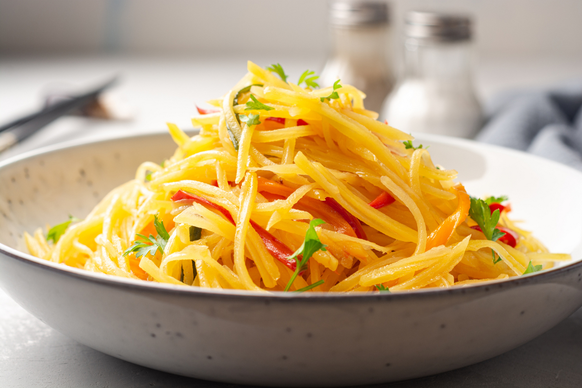 一道青椒土豆丝,让你在春日里畅享美食.#春日美食##家常菜