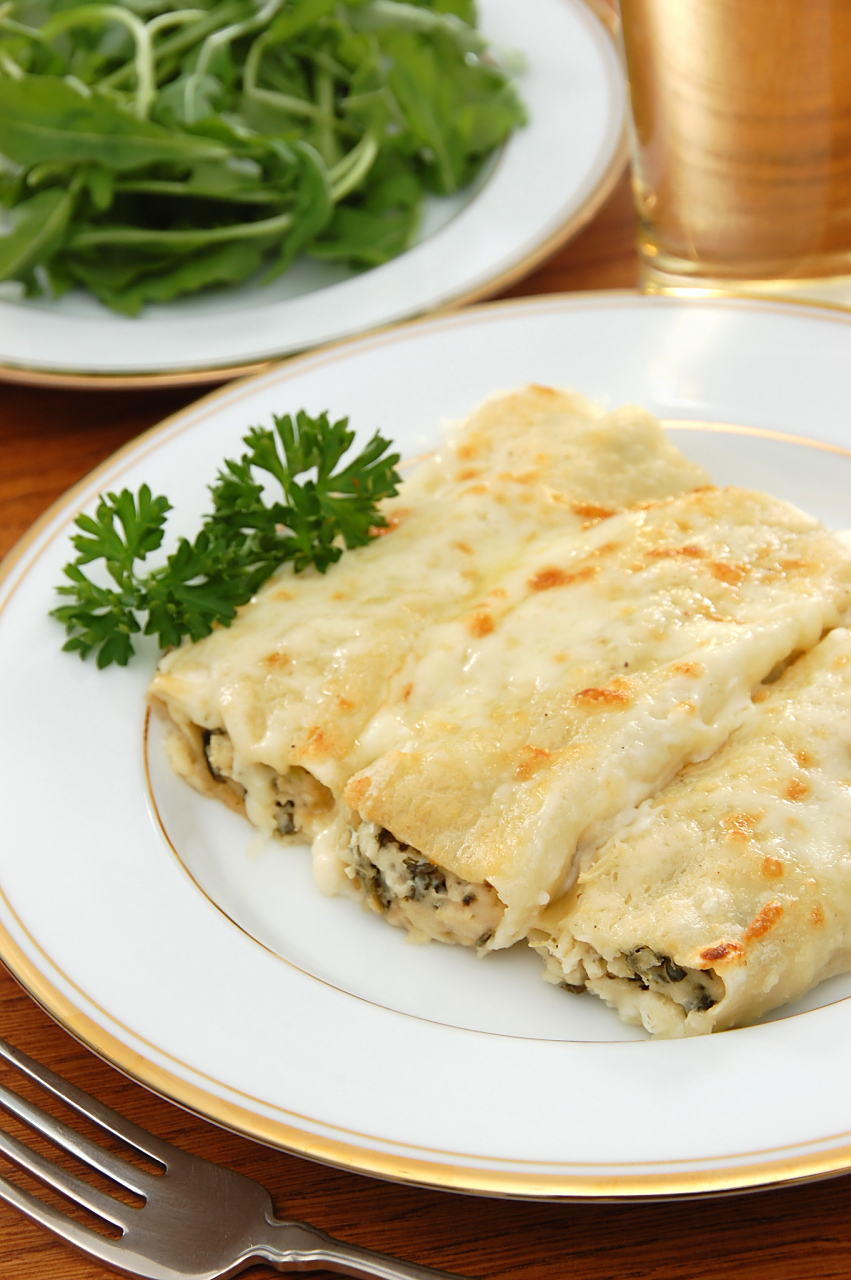 温州薄饼作为当地端午节的传统美食,可在温州城乡的一些宾馆酒店或