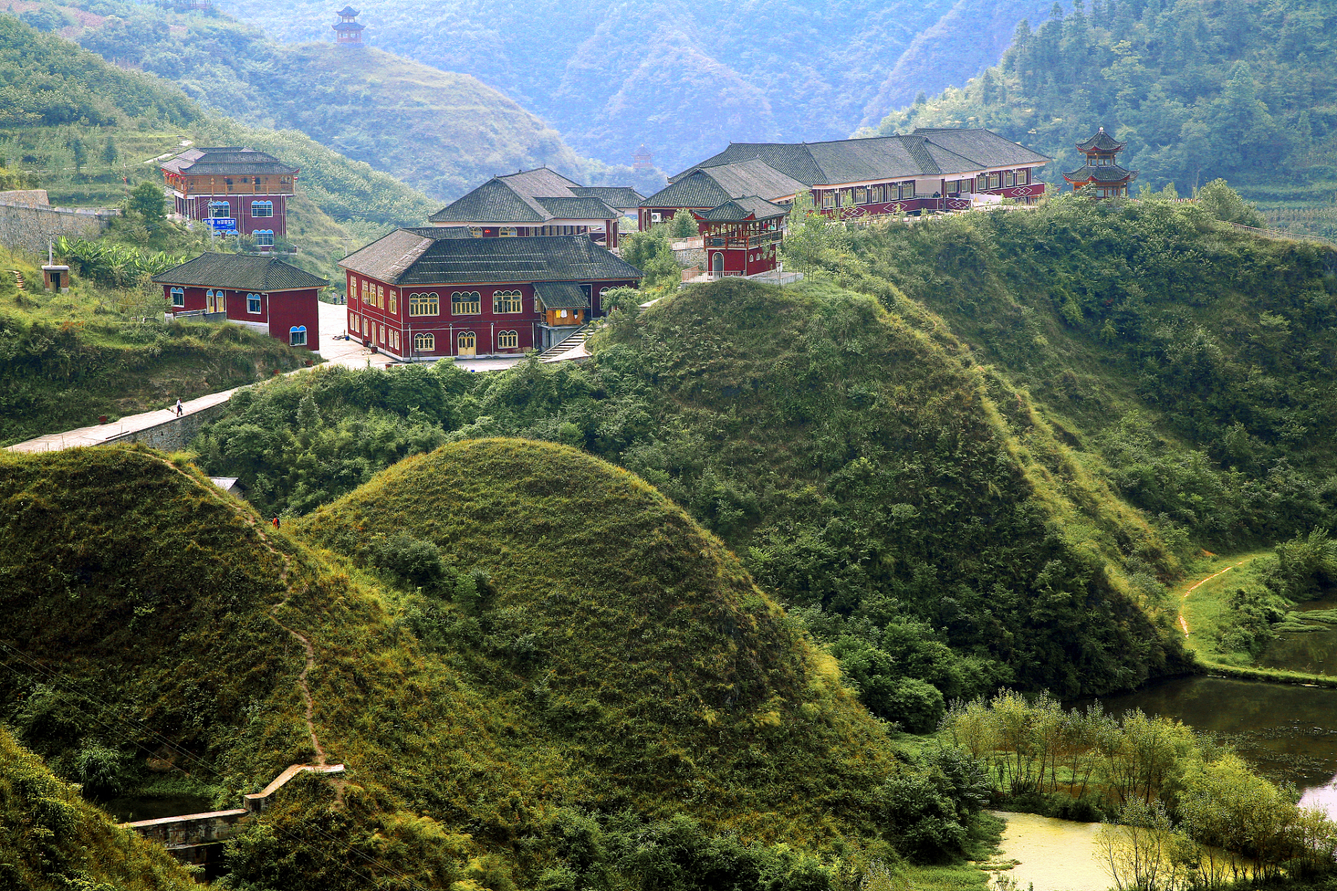 毕节市,贵州省下辖地级市,位于贵州西北部,贵州金三角之一,乌蒙山腹地