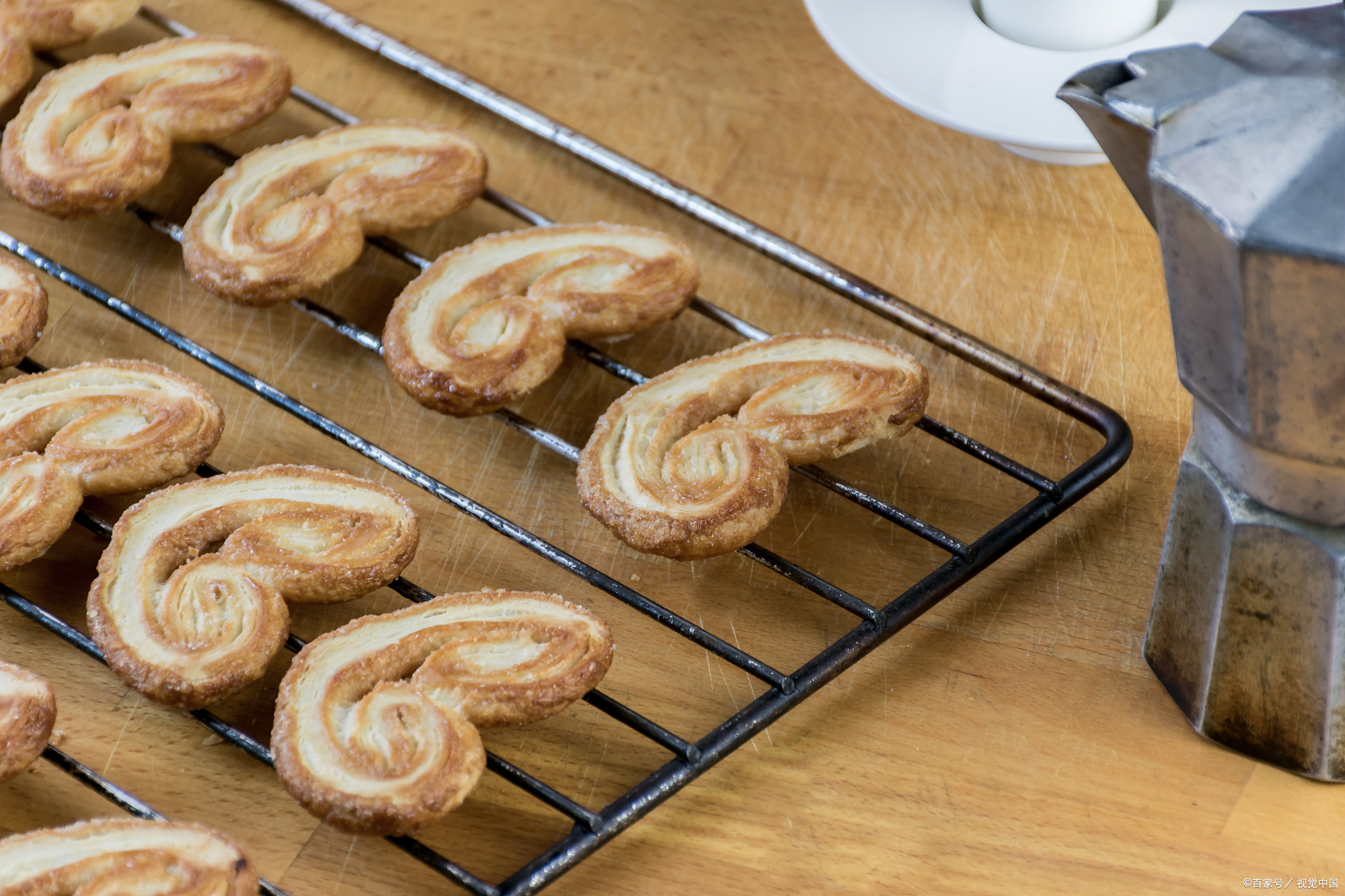 就是这种像耳朵一样的饼子,它又叫猫耳朵