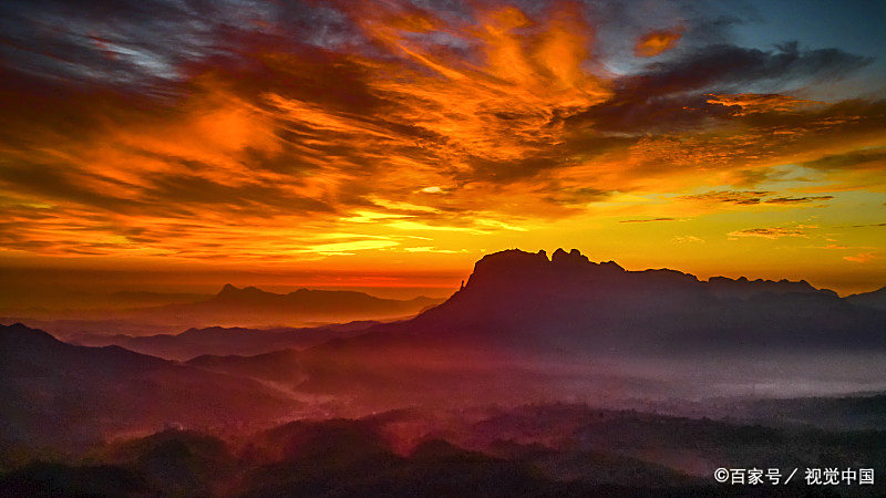 株洲茶陵云阳山,丹霞地貌夕阳染红!