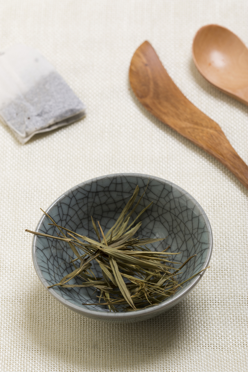 竹壳茶的功效与作用  清热解暑   茶功擅清热消暑,利湿消滞,用治感受