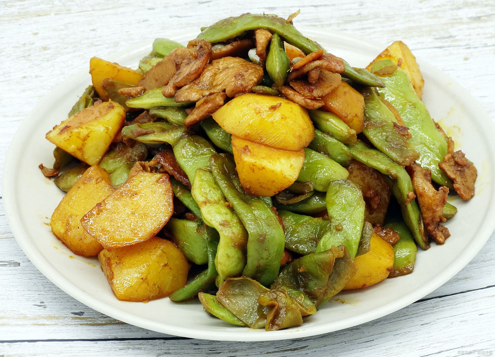 土豆烧豆角这样子做,简单又美味,快来试试吧!