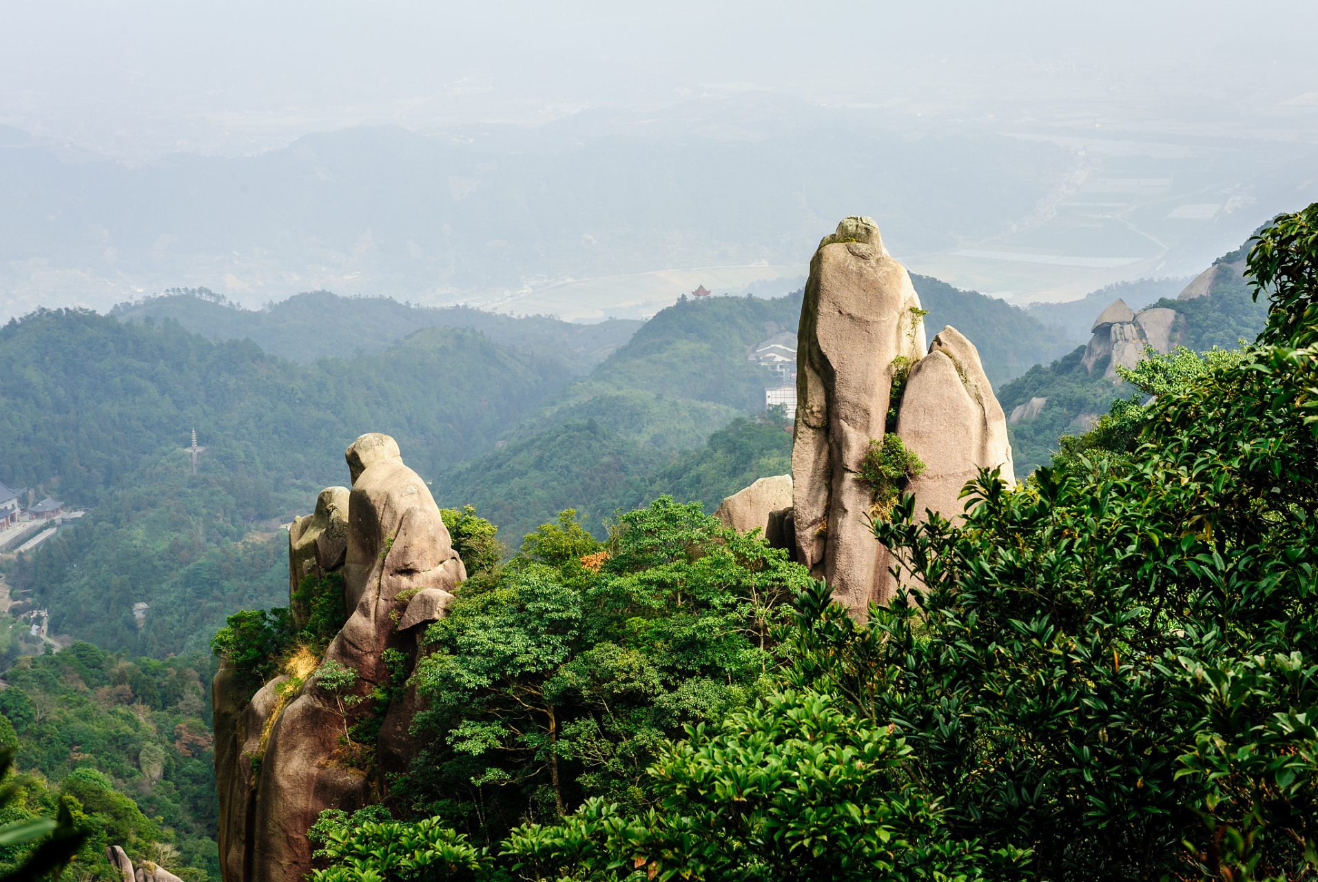 太姥山位于湖南省张家界市永定区境内,是张家界国家森林公园的重要