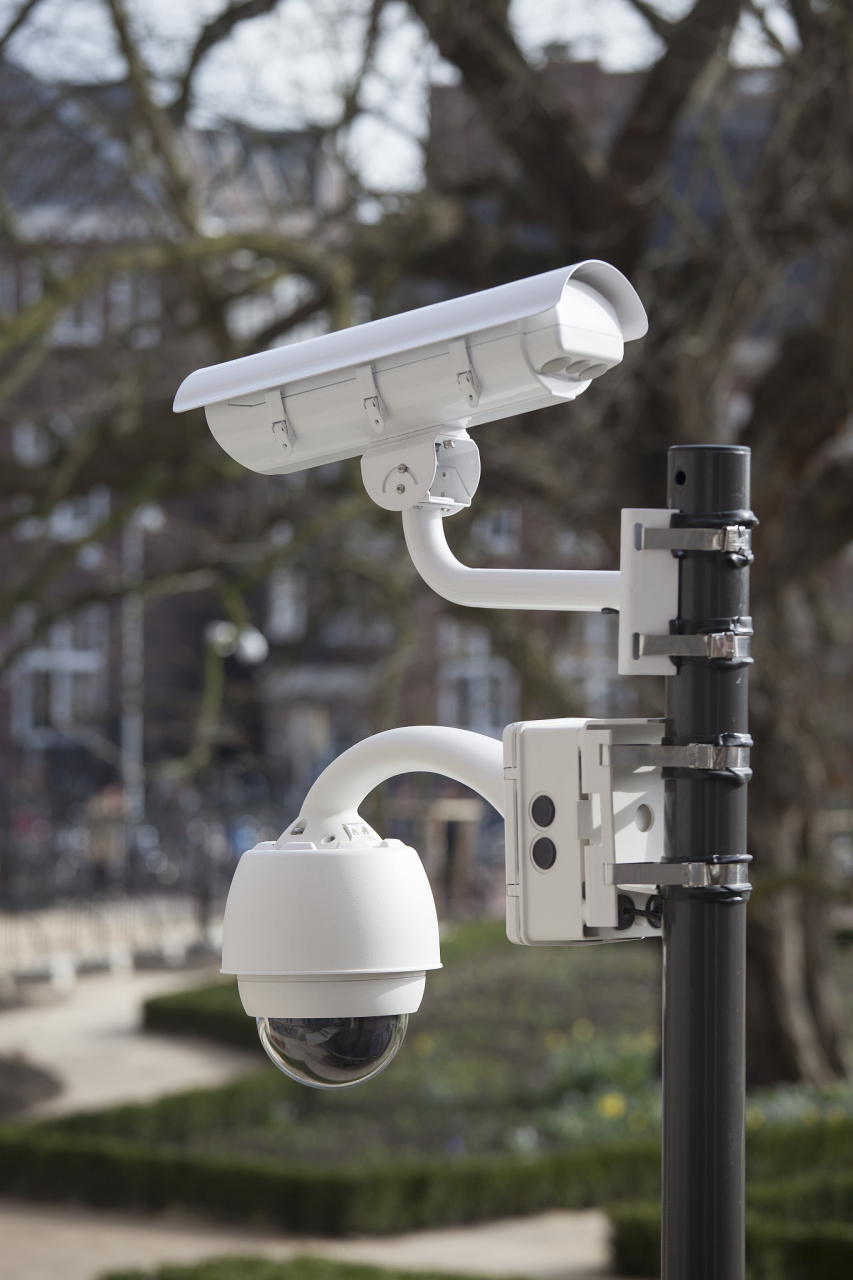 我在家门口安装了一个监控摄像头.