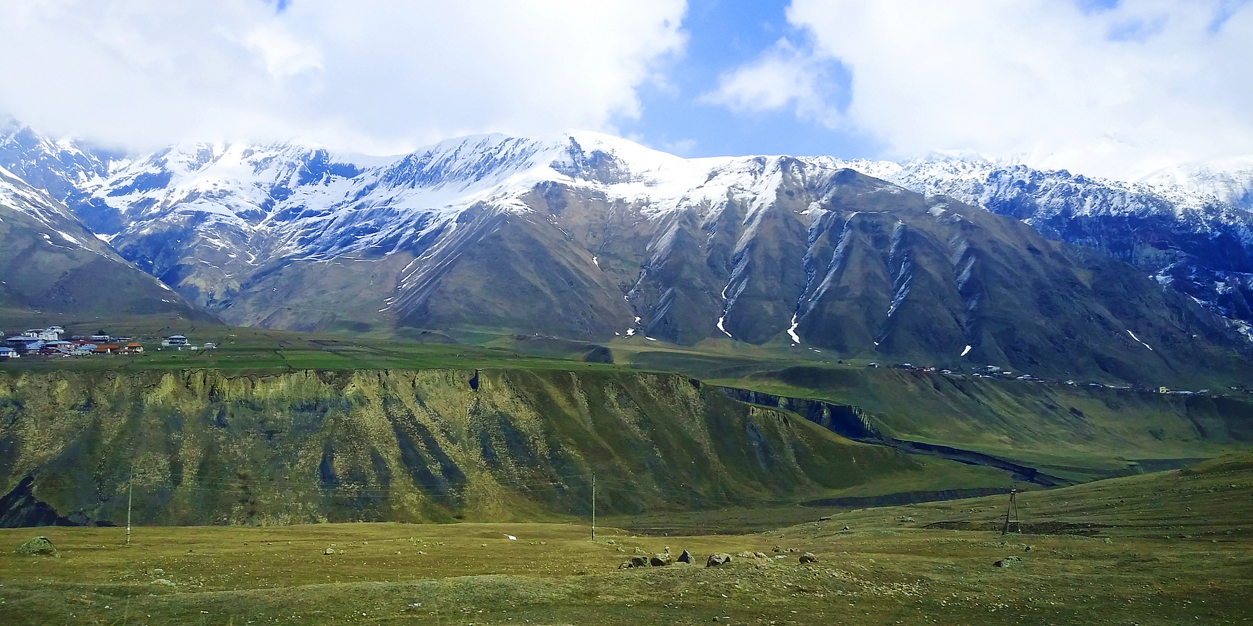 位于新疆伊犁哈萨克自治州特克斯县,是一个充满神秘色彩的高山草原