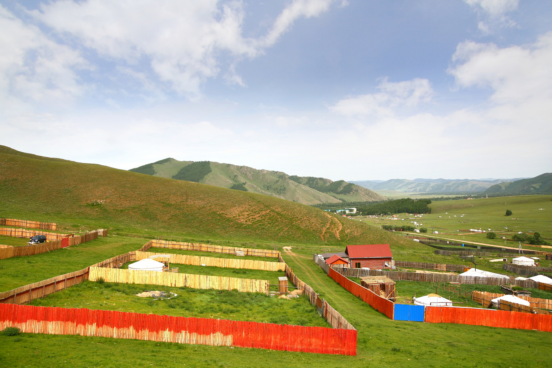 南山牧场,坐落在邵阳市城步苗族自治县境内,是湖南唯一的高山草原