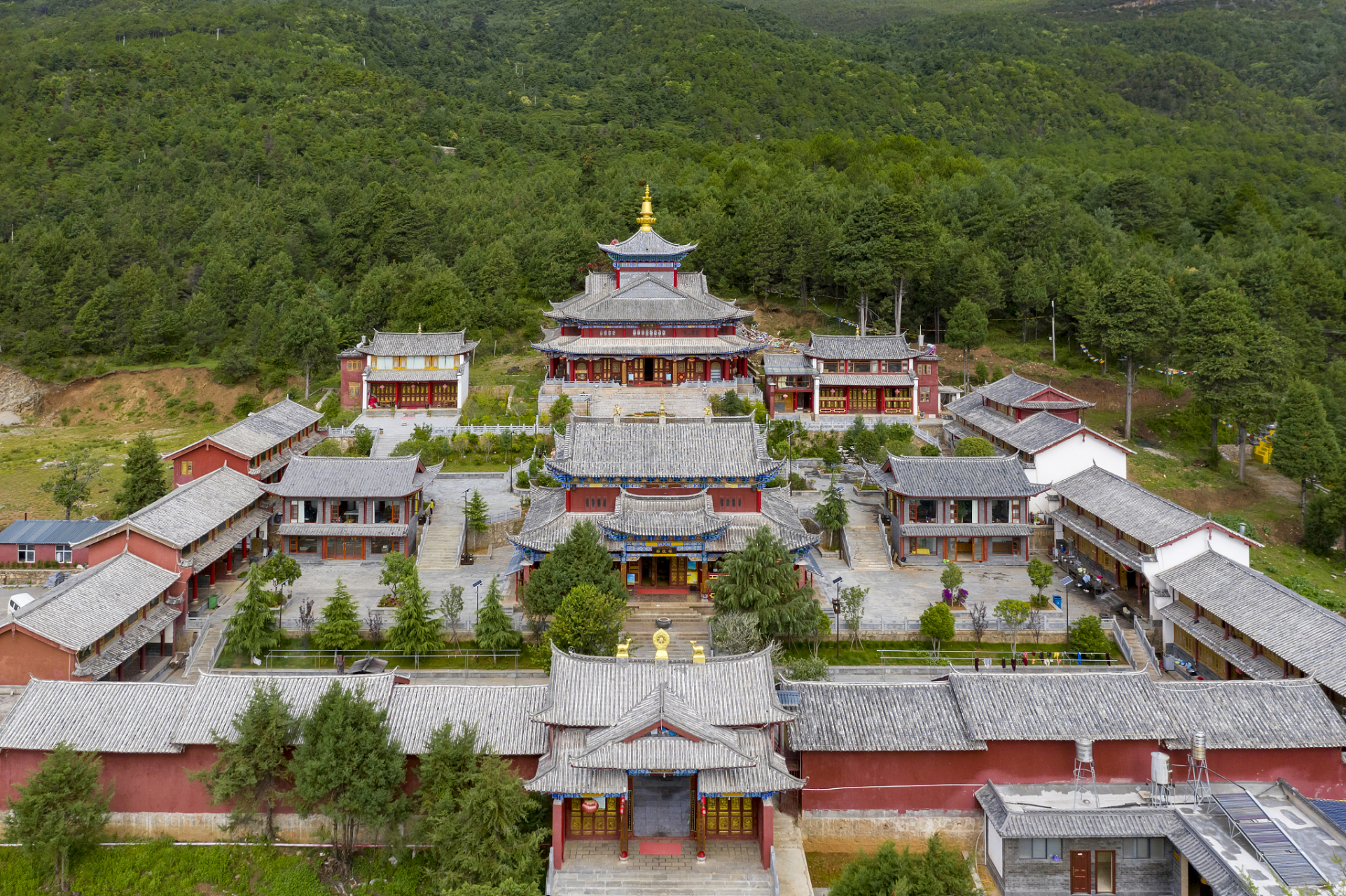 夏季去那曲,你不能错过的地方就是孝登寺.