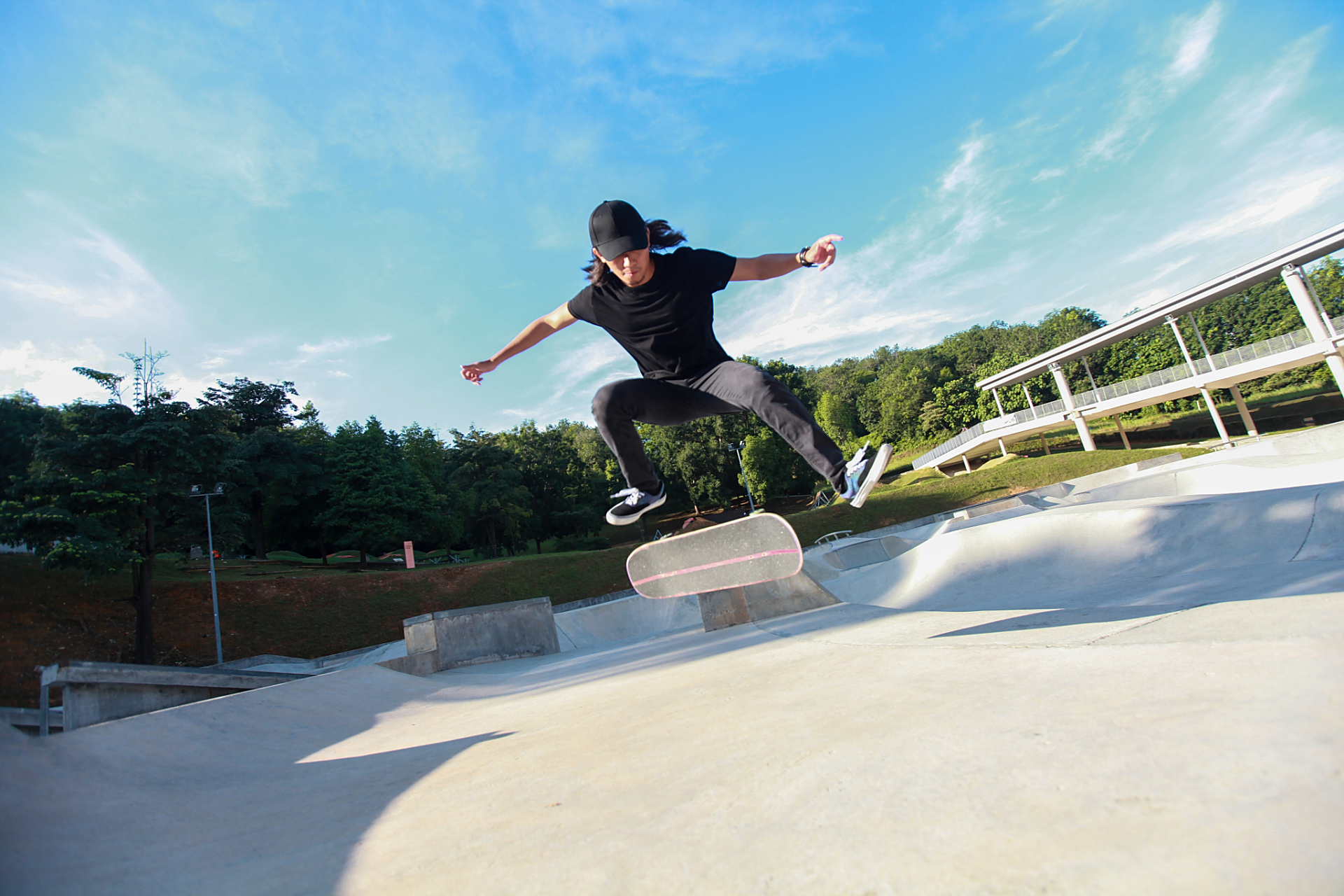 重庆秋天的滑板与极限运动 重庆市是一个适合滑板与极限运动的城市,有
