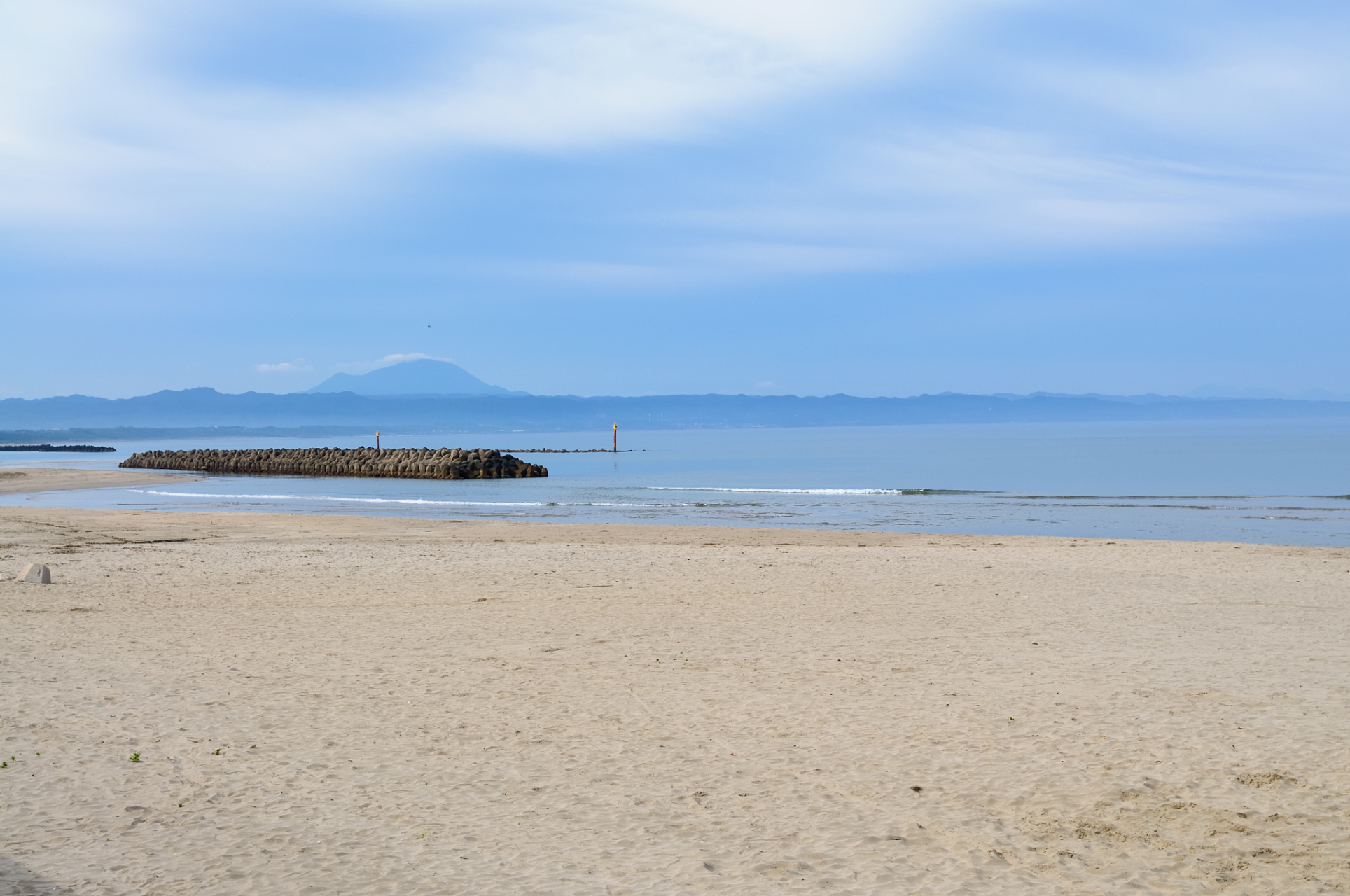 南门湾坐落在福建东山岛东南沿海,是一个令人陶醉的海滩胜地.
