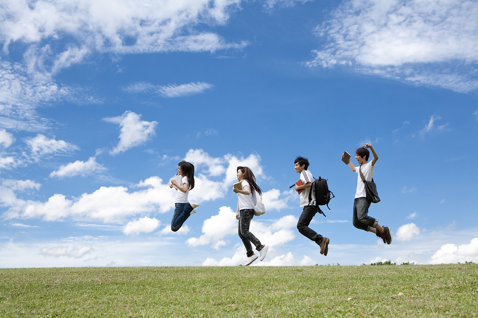 然而,那份纯真和无邪,也伴随着一些愚蠢和稚嫩.
