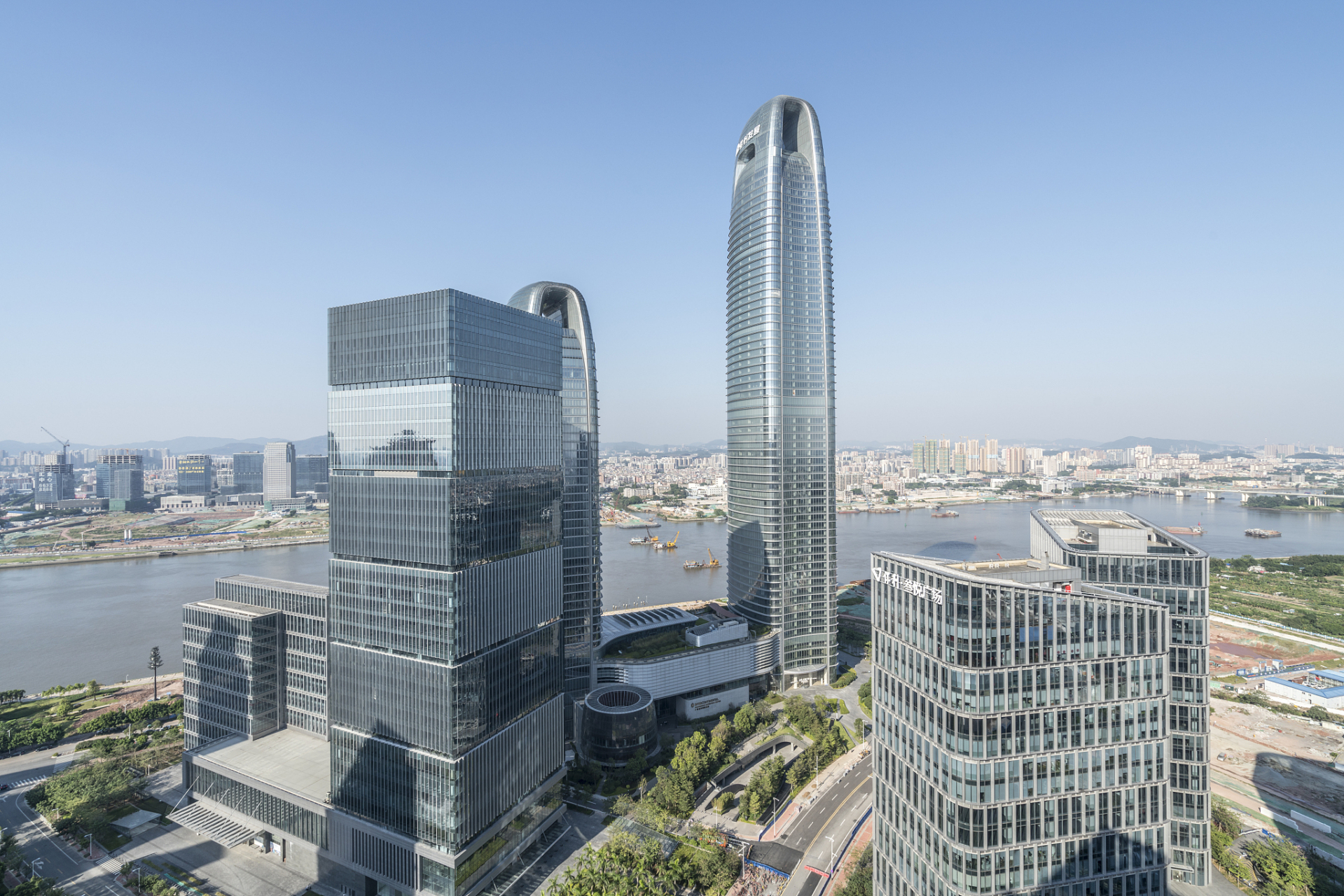 合肥写字楼出售之高铁南站cbd商圈,256米超高层第一地标绿地中心d座