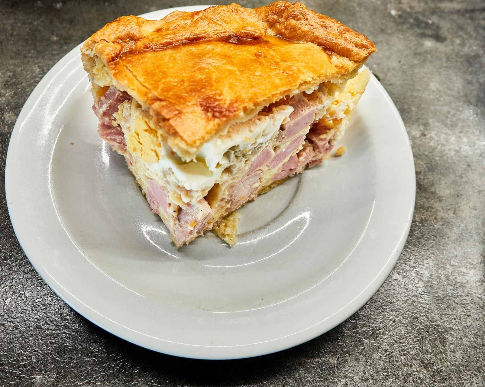 美食推荐# #澳洲肉派#  [你懂的]如您喜欢美食,诚邀您点一下"关注"