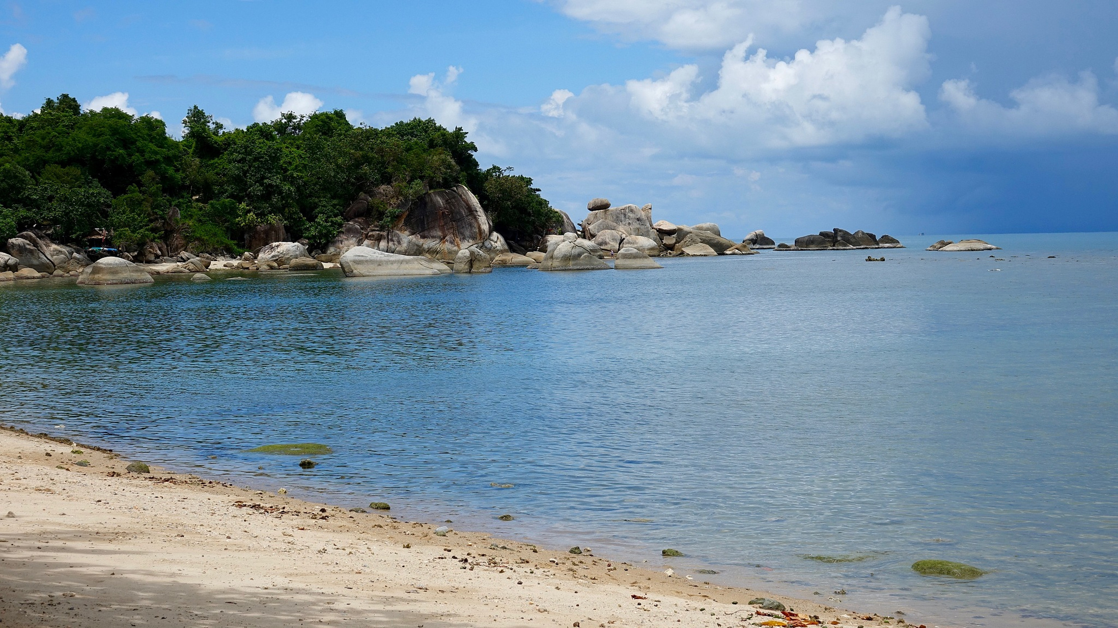 9月21日,广东汕头南澳县的居民在社交平台上发布视频,视频显示前江湾