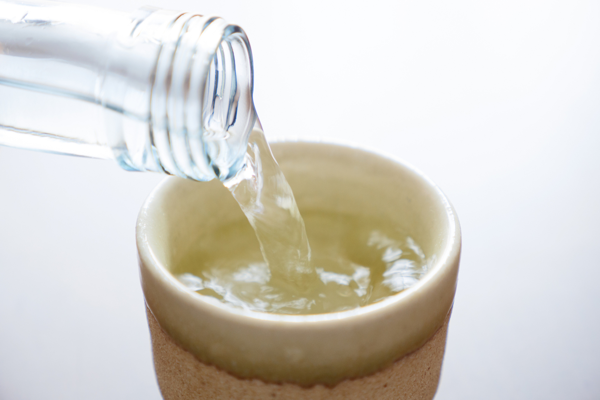 我的体质原因,姐妹们可能会有所效果,不过喝白醋美白效果是非常差的