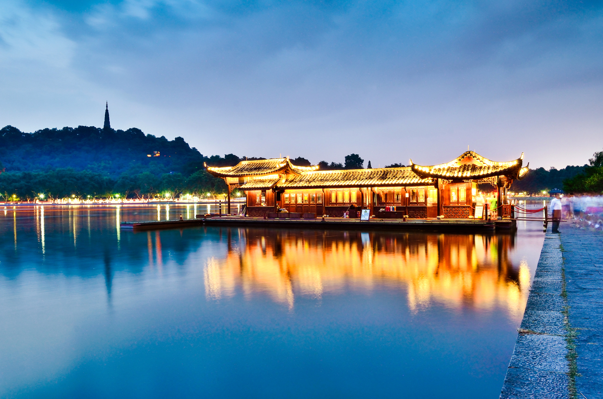 【杭州当地私人导游推荐一下】 杭州私人导游,让你畅游千年古都!