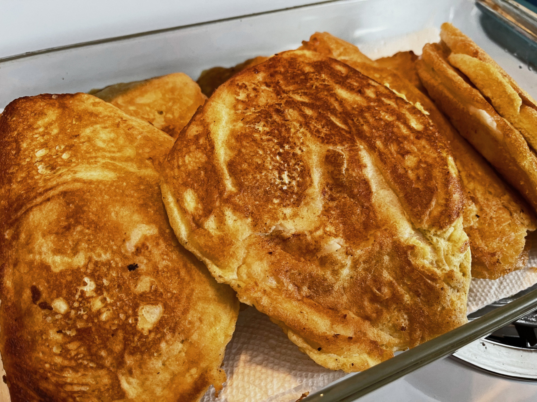 亳州牛肉馍:亳州牛肉馍做法有三道工序:第一道是做馅儿,用上好黄牛肉