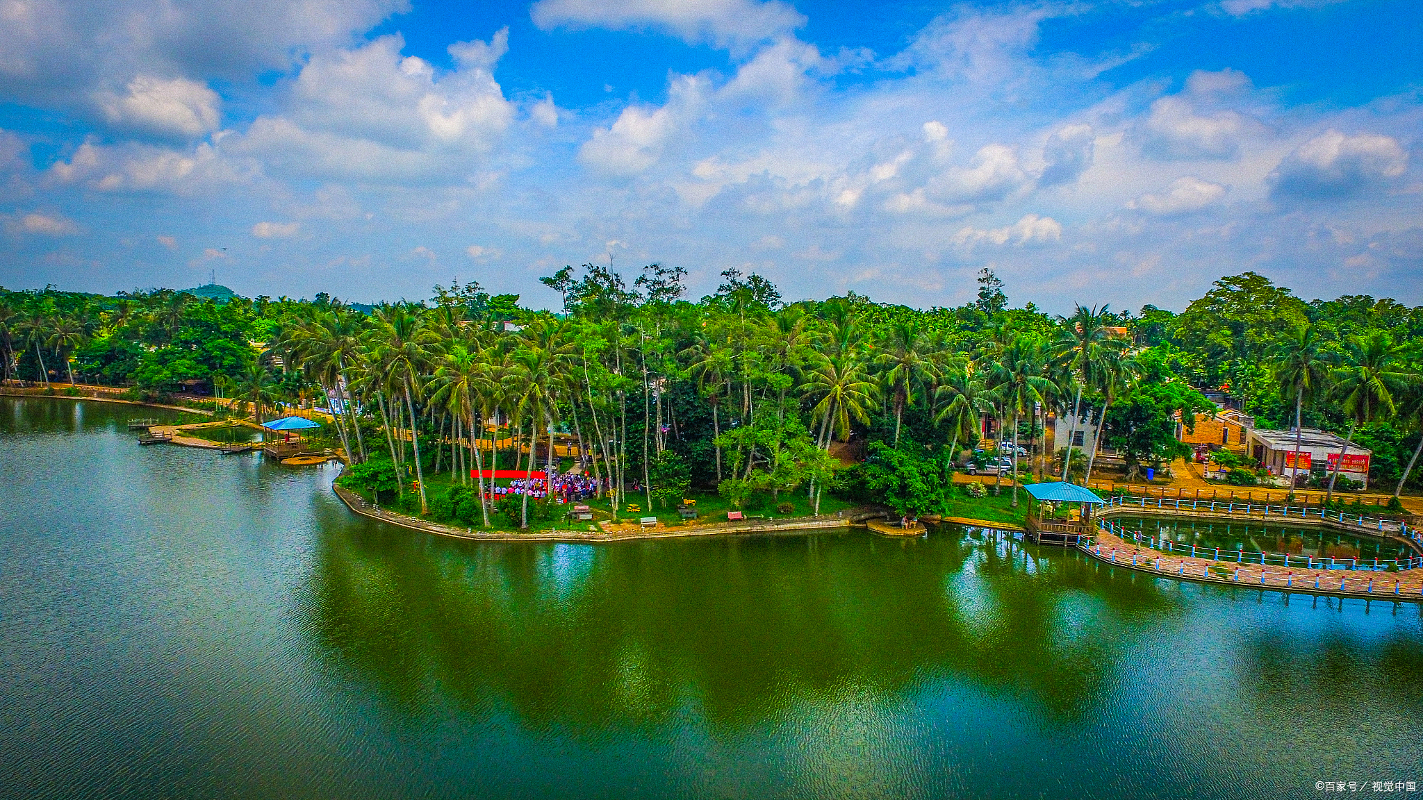 春光椰子王国位于海南省琼海市嘉积镇