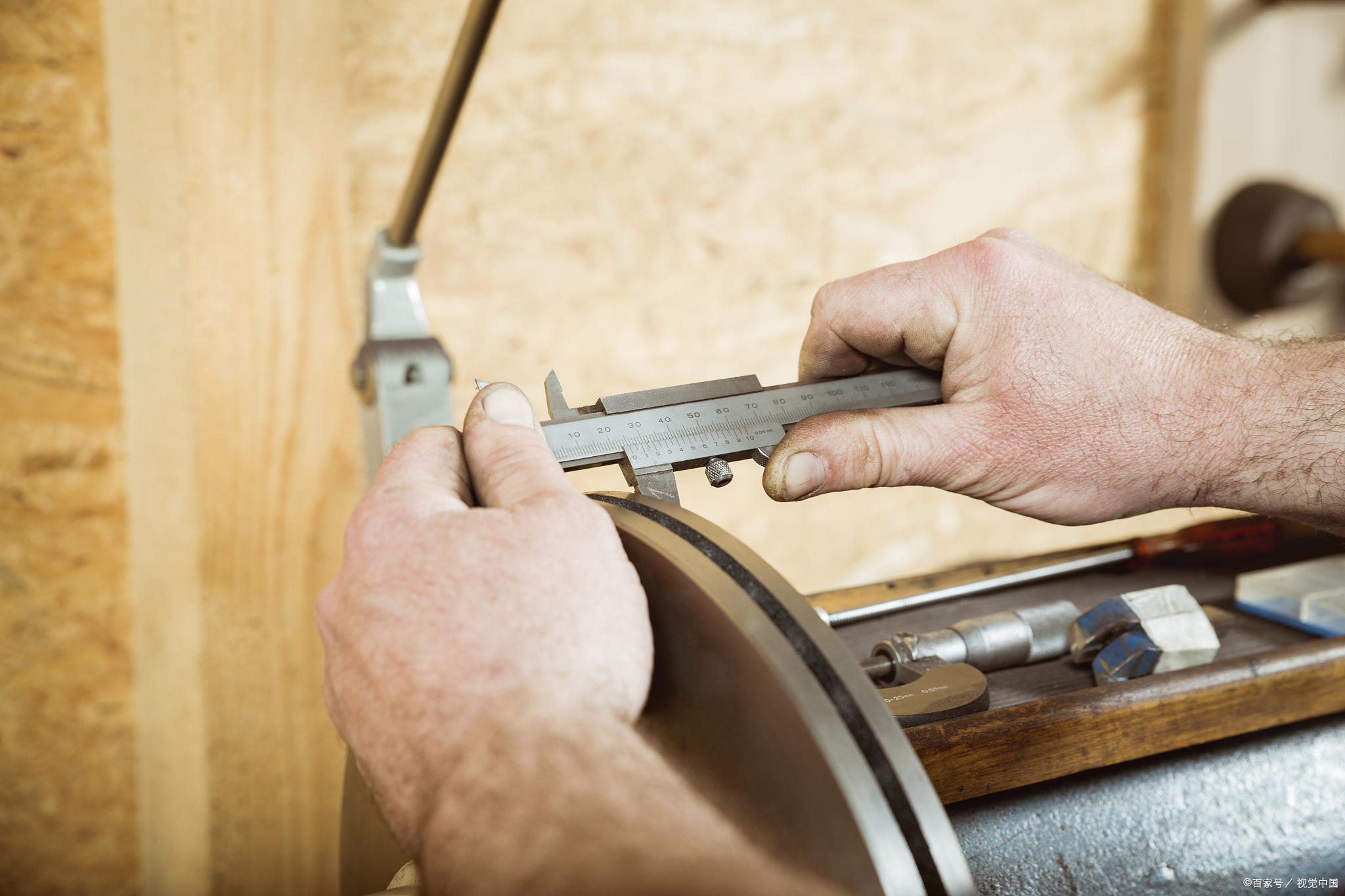 ab半圆月牙锡纸钥匙的细节