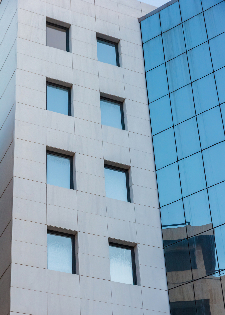 真石漆外墙效果图是现代建筑美学与自然艺术的完美结合,以其独特的