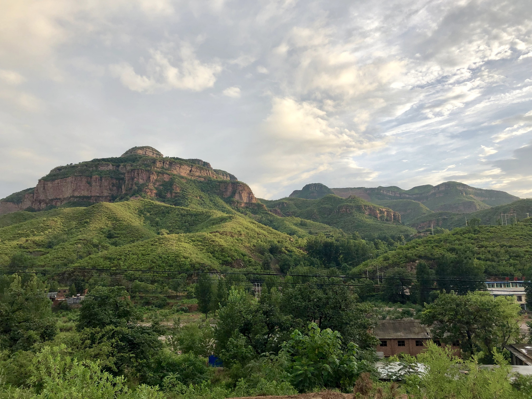 历山风景名胜区,位于山西晋城沁水县城西南部56公里处,是沁水县,垣曲