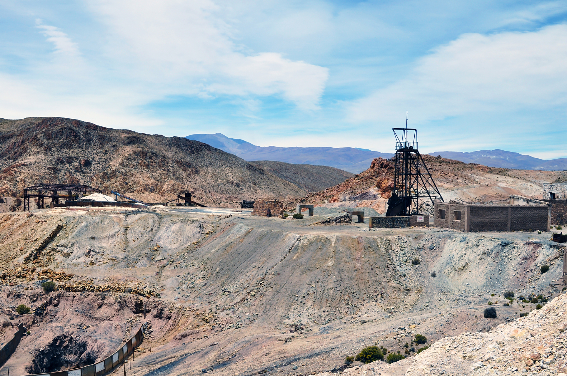 中俄将联手开采玻利维亚锂矿  玻利维亚政府宣布,中国与俄罗斯企业将