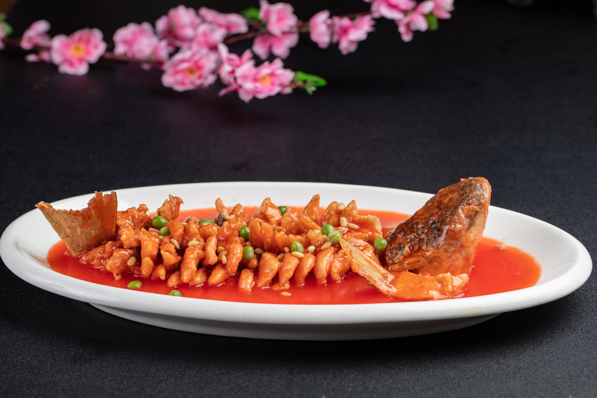 五千年食光# 江浙菜之松鼠桂鱼 松鼠桂鱼是江浙菜的一道传统名菜乙 