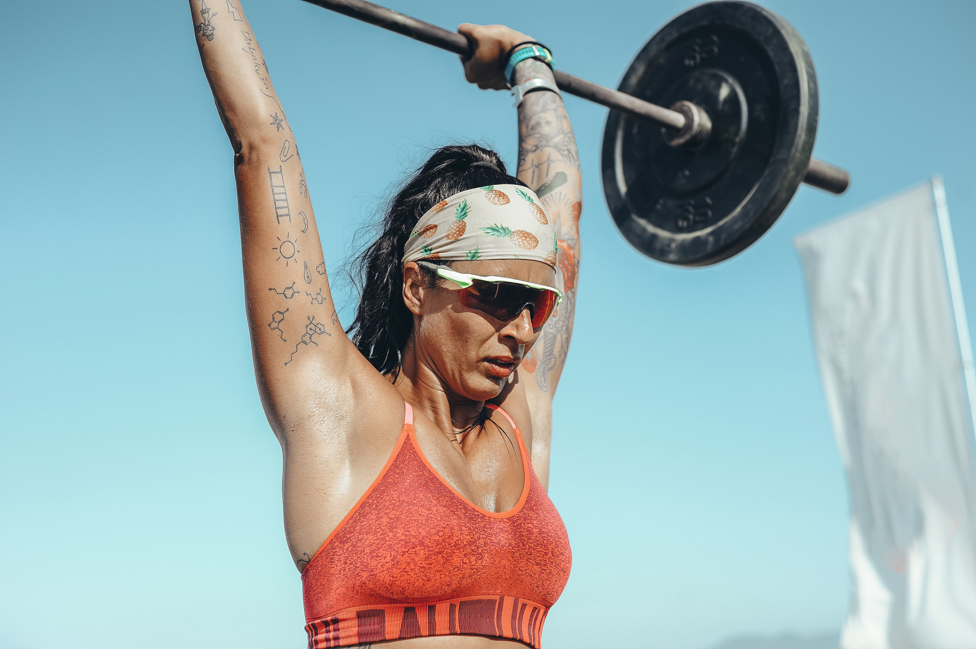 《钝感力》里面有一个章节叫"女性的强大之一"  书里面说,男性是一种