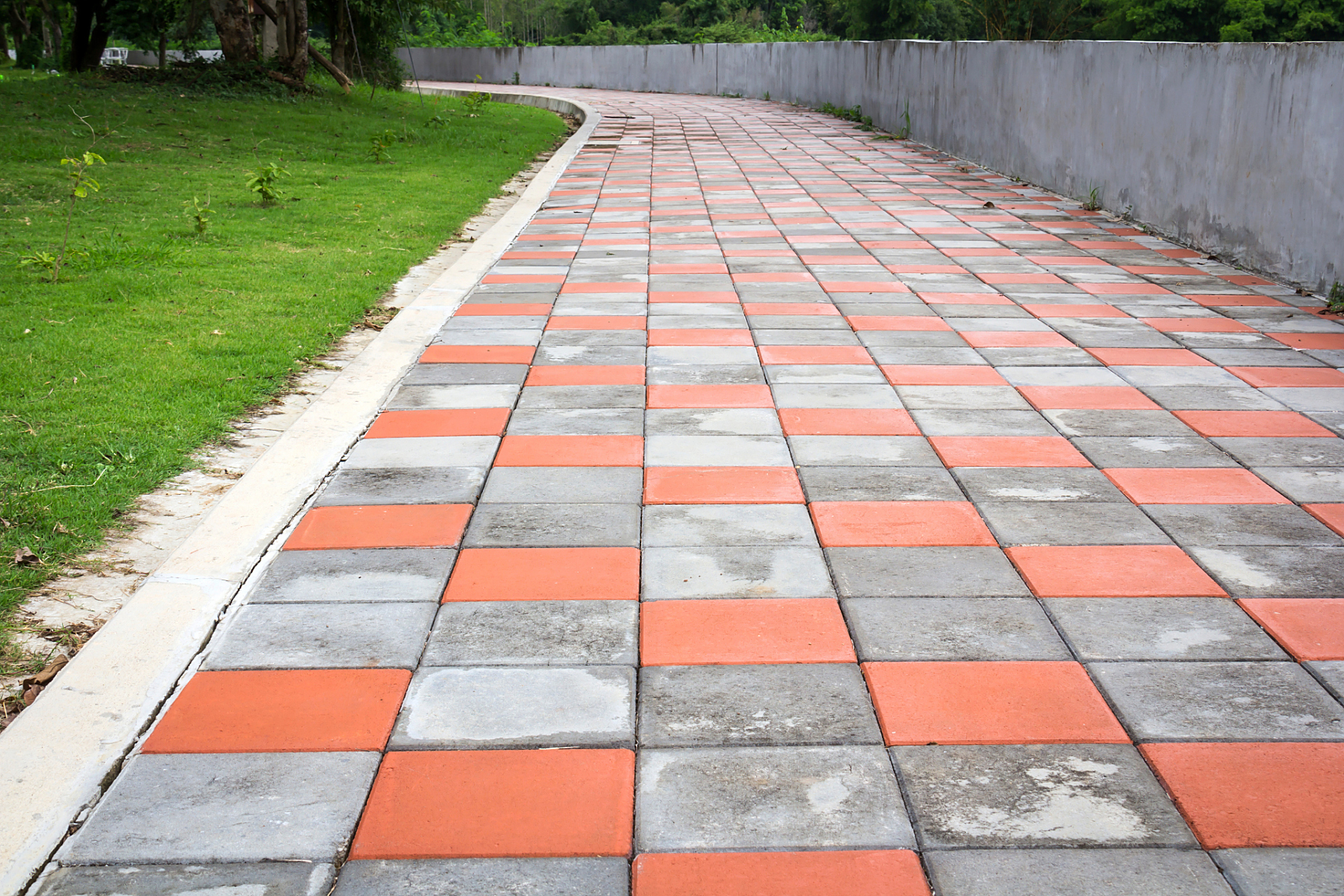 福建透水砖厂家勤德分享:pc砖的应用场景有哪些?